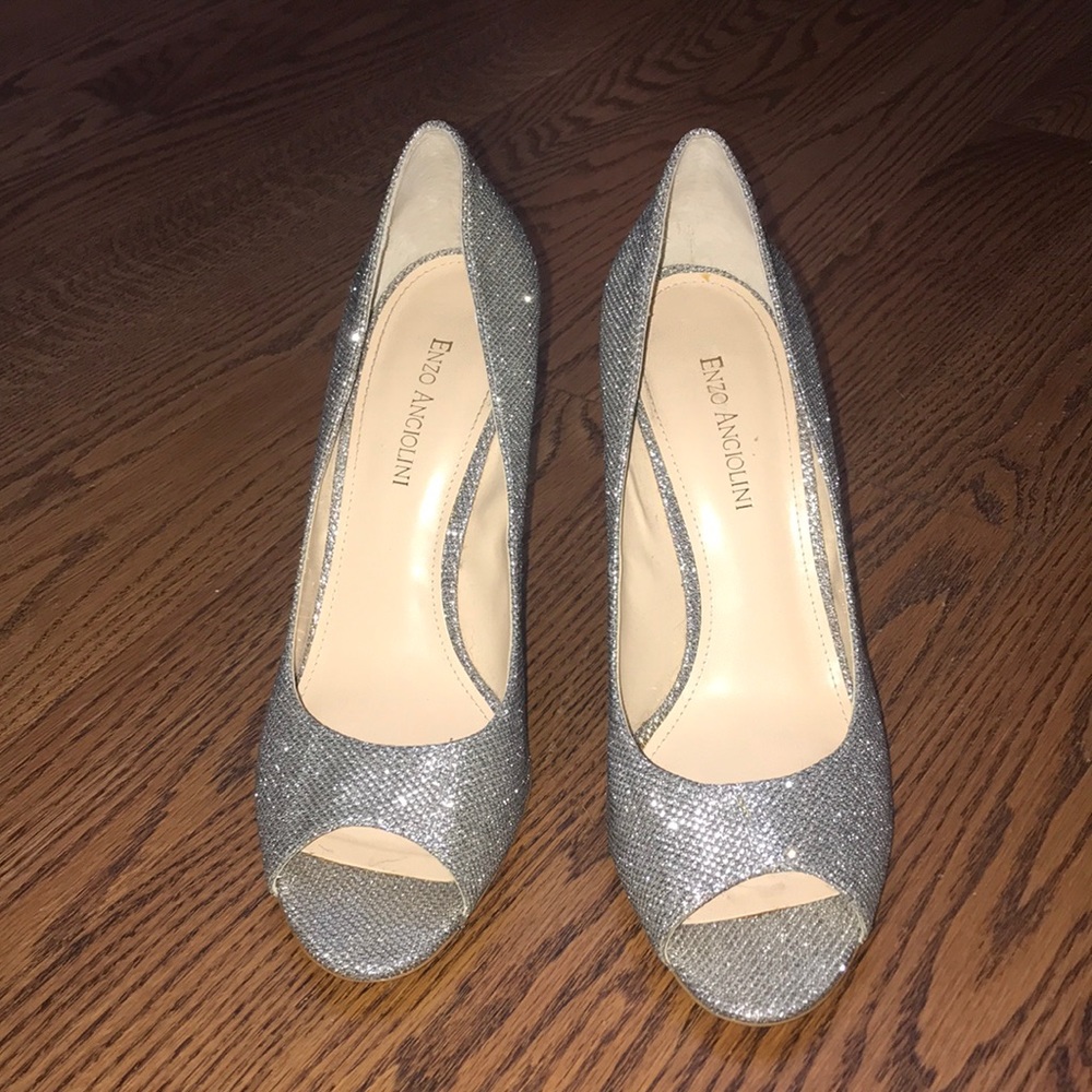 Enzo Angiolini Silver Peep toes